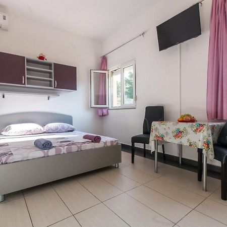 Studio Apartments Zloic In Krvavica Kültér fotó