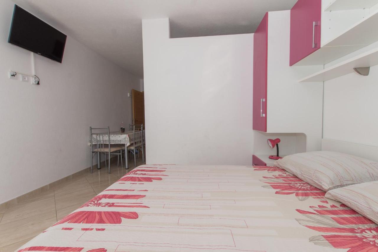 Studio Apartments Zloic In Krvavica Kültér fotó