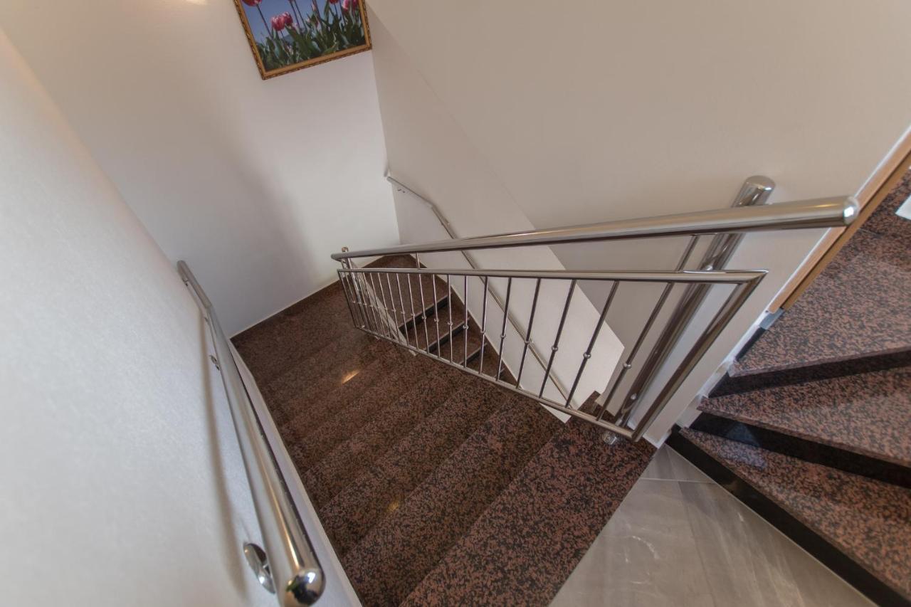 Studio Apartments Zloic In Krvavica Kültér fotó