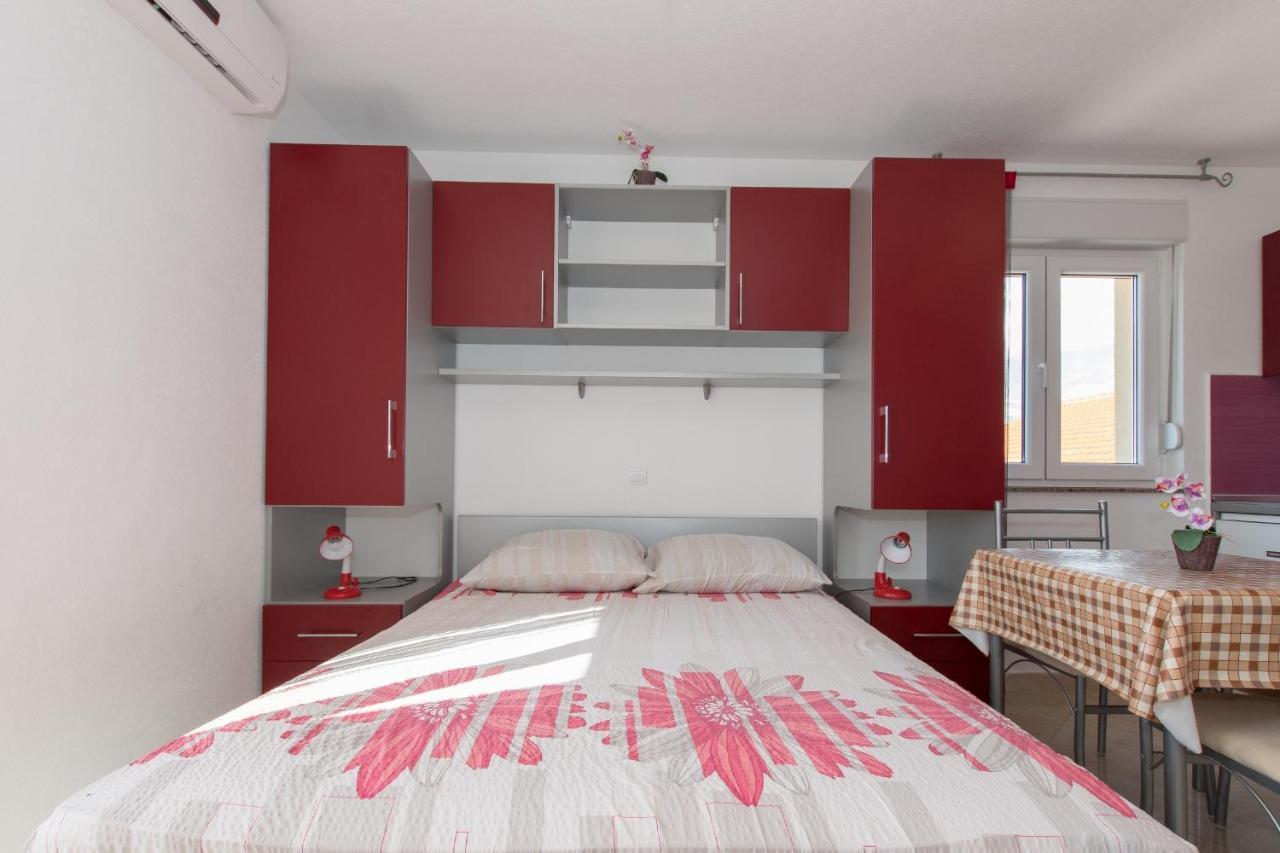 Studio Apartments Zloic In Krvavica Kültér fotó