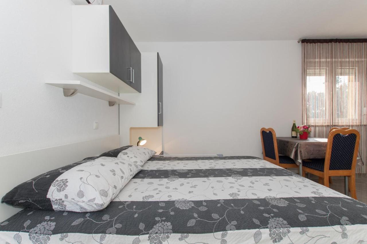 Studio Apartments Zloic In Krvavica Kültér fotó