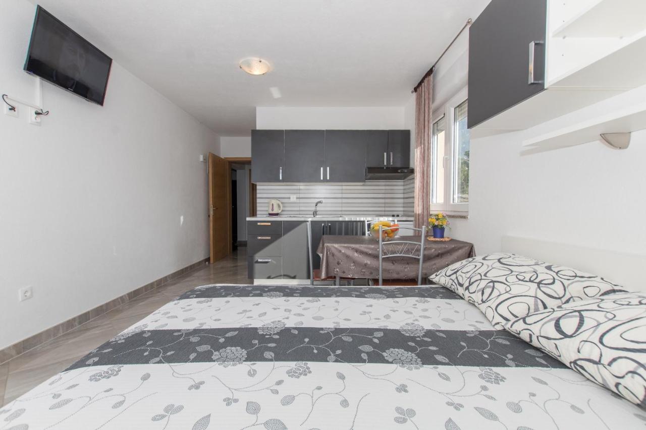 Studio Apartments Zloic In Krvavica Kültér fotó