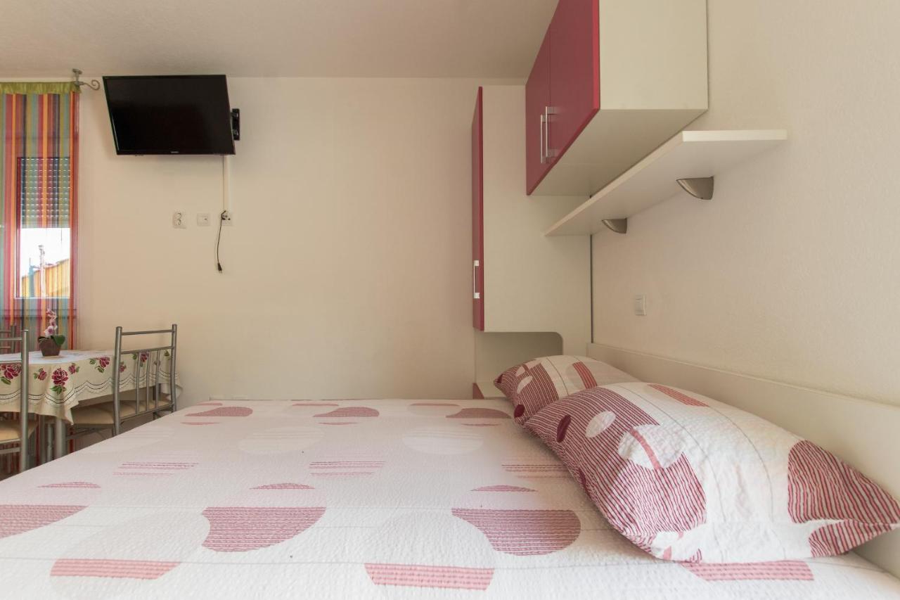 Studio Apartments Zloic In Krvavica Kültér fotó