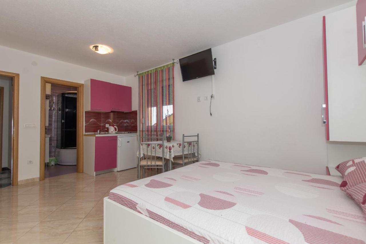 Studio Apartments Zloic In Krvavica Kültér fotó