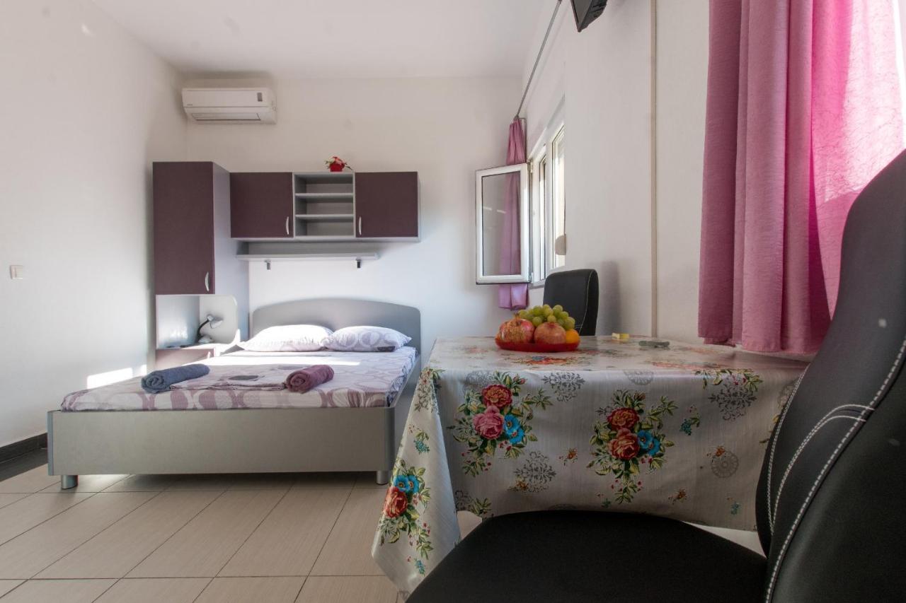 Studio Apartments Zloic In Krvavica Kültér fotó