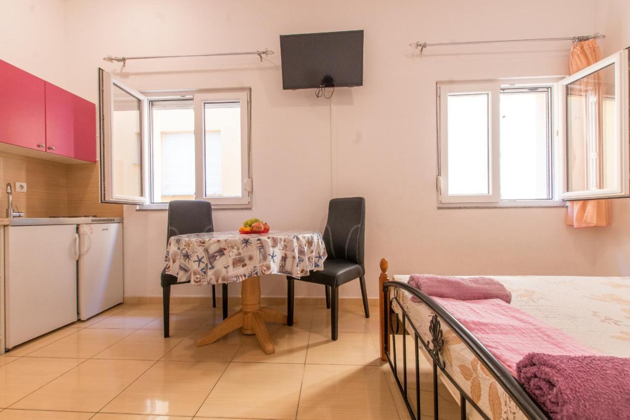 Studio Apartments Zloic In Krvavica Kültér fotó