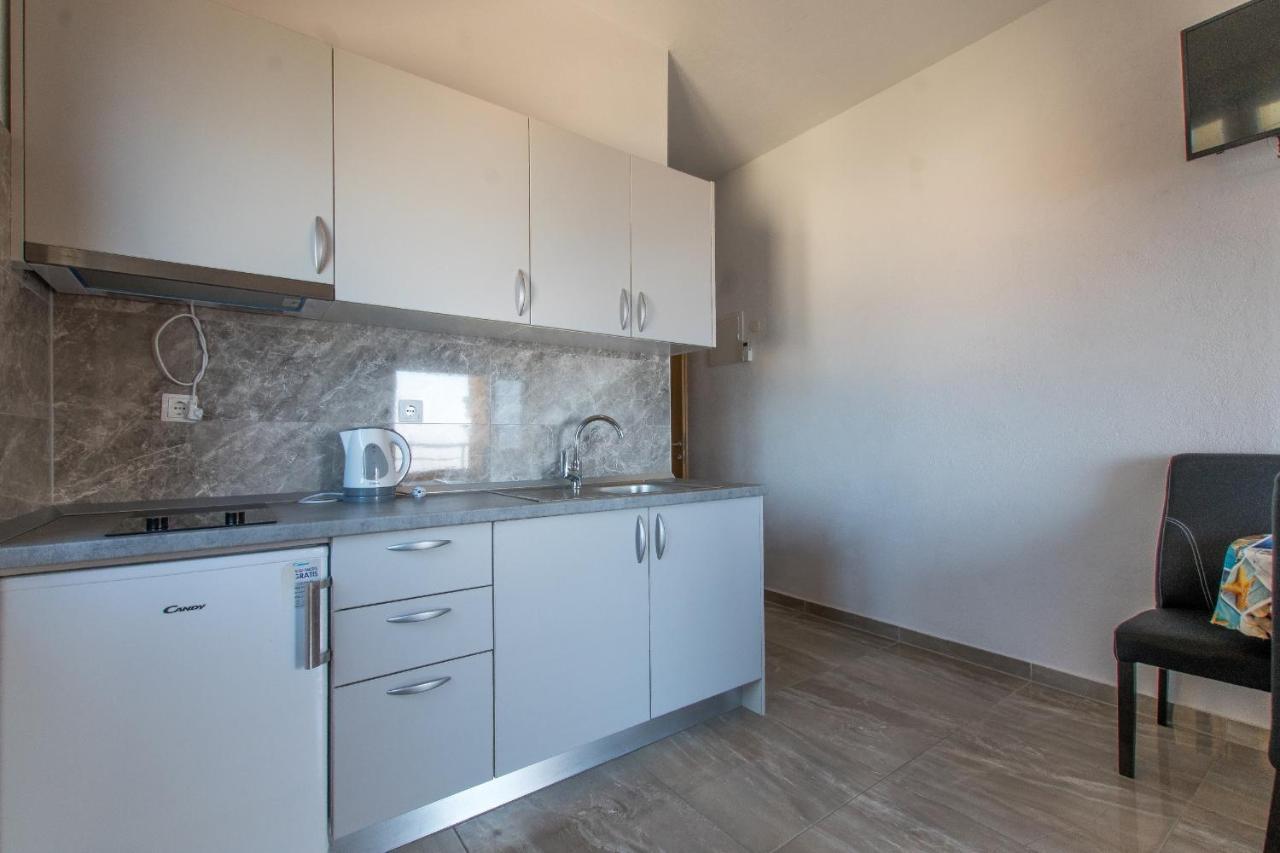 Studio Apartments Zloic In Krvavica Kültér fotó