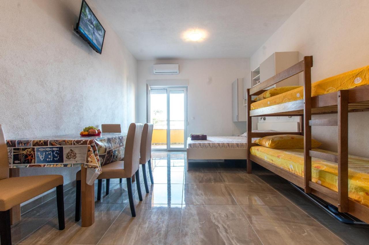 Studio Apartments Zloic In Krvavica Kültér fotó