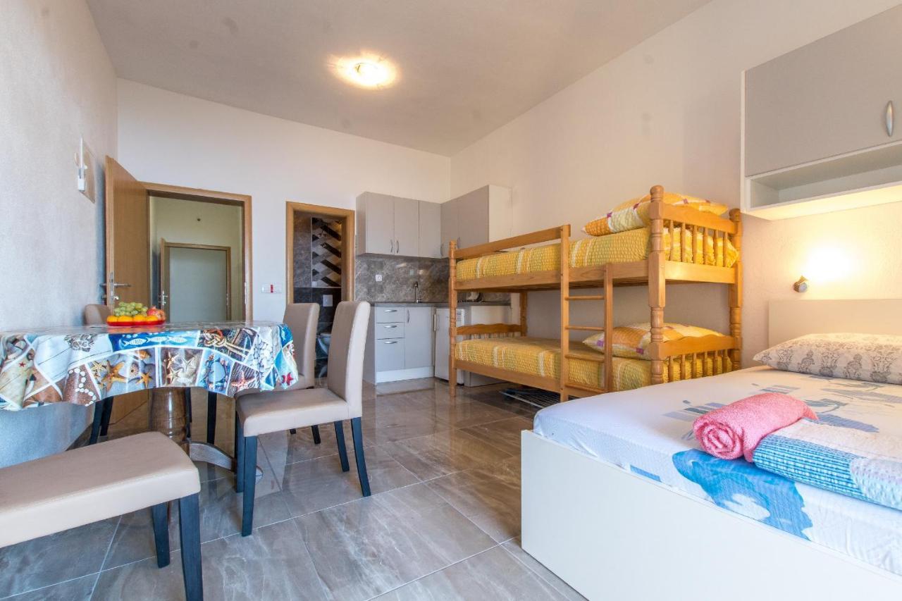 Studio Apartments Zloic In Krvavica Kültér fotó